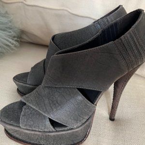 Elizabeth and James E-Milla Platform Sandals Sz